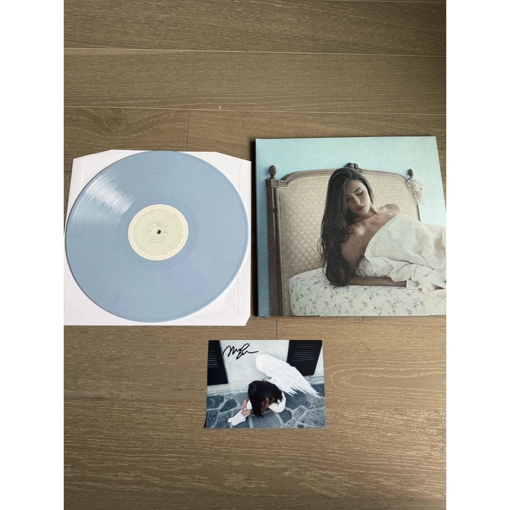 SIGNED Madison Beer d2c exclusive alternate cover dusty blue locket vinyl ❤️✅